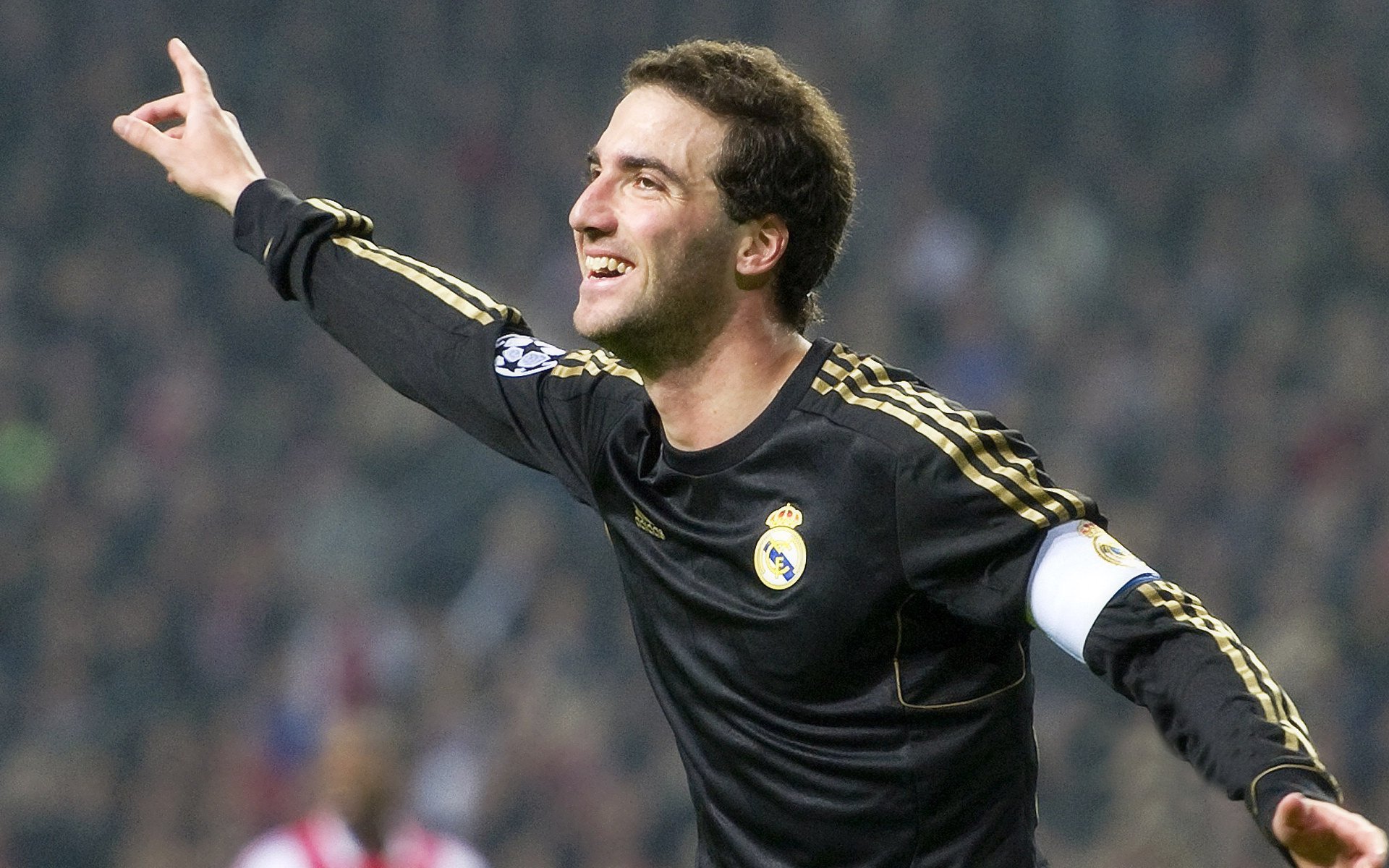 英超“榜首 showdown”：曼城与阿森纳争锋，赛季走向是否会改变？